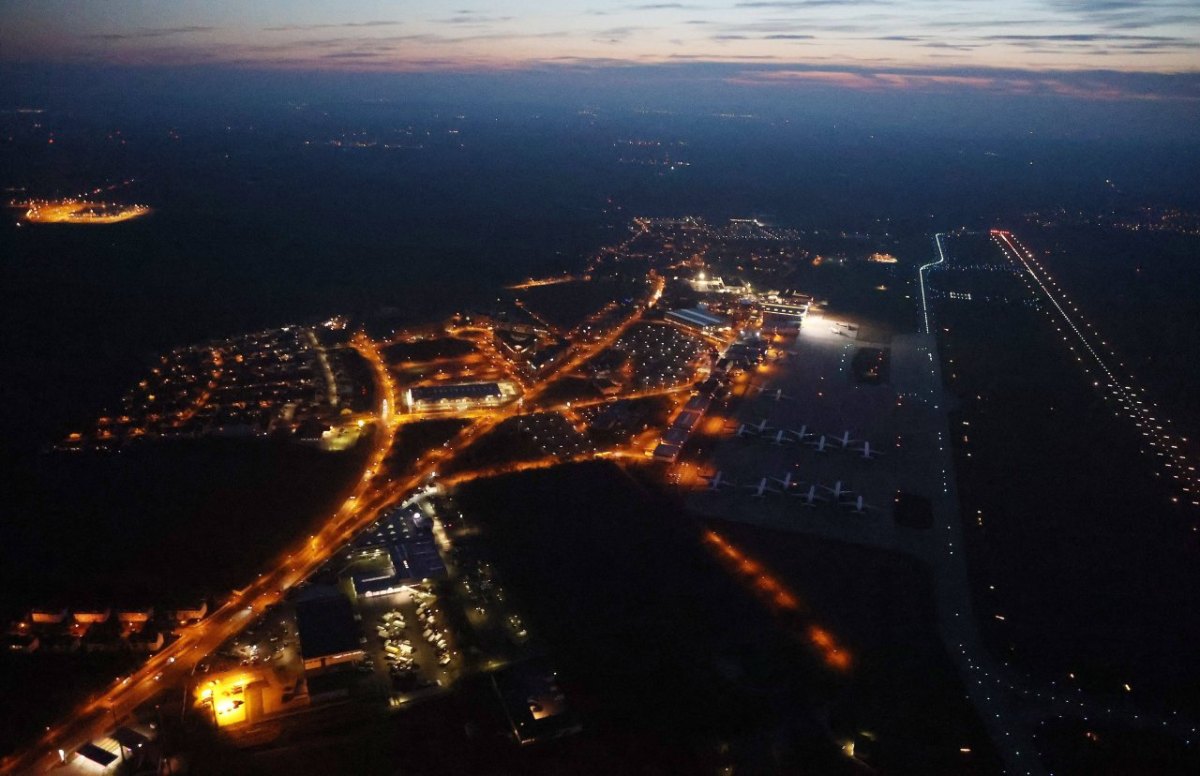 Flughafen Erfurt.jpg