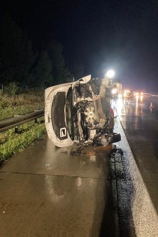 Regen und Sturm überraschten Autofahrer – und führten zu schweren Unfällen.