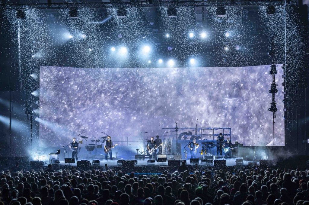 Band Santiano auf der Bühne in der Messehalle Erfurt