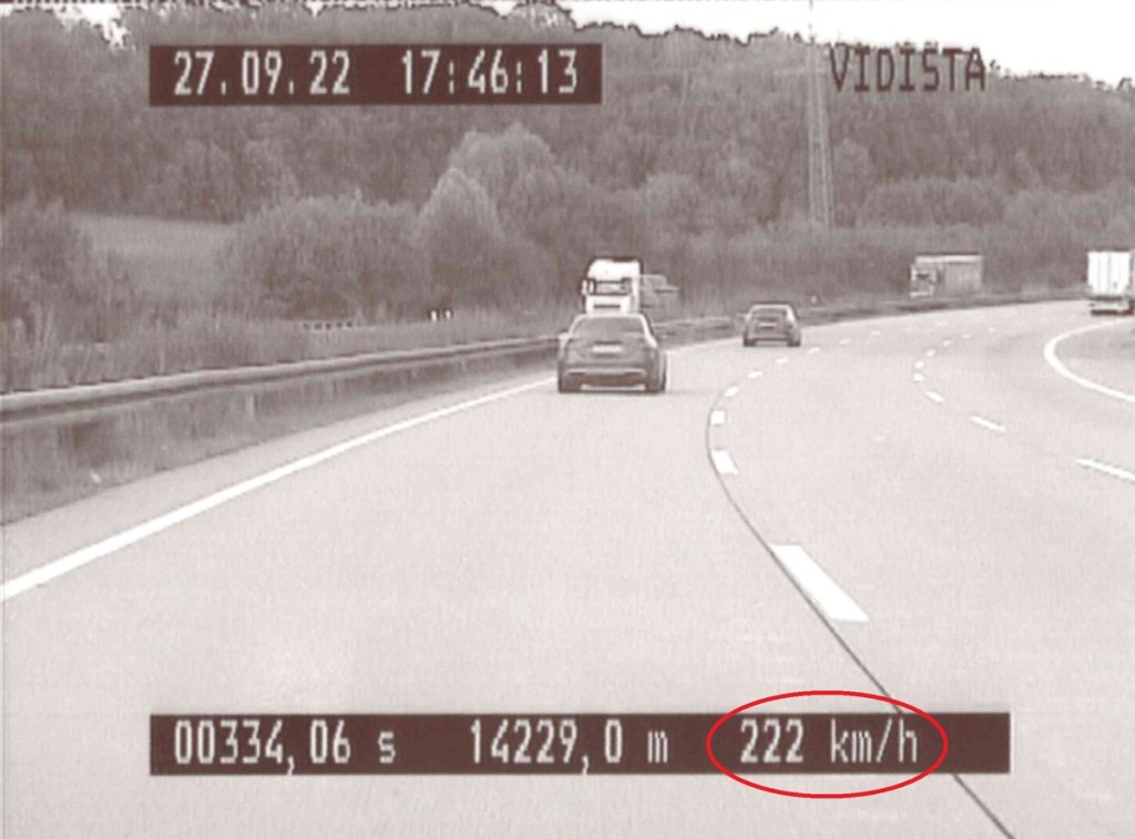 Videokamera-Bild von einem Autofahrer auf der A9