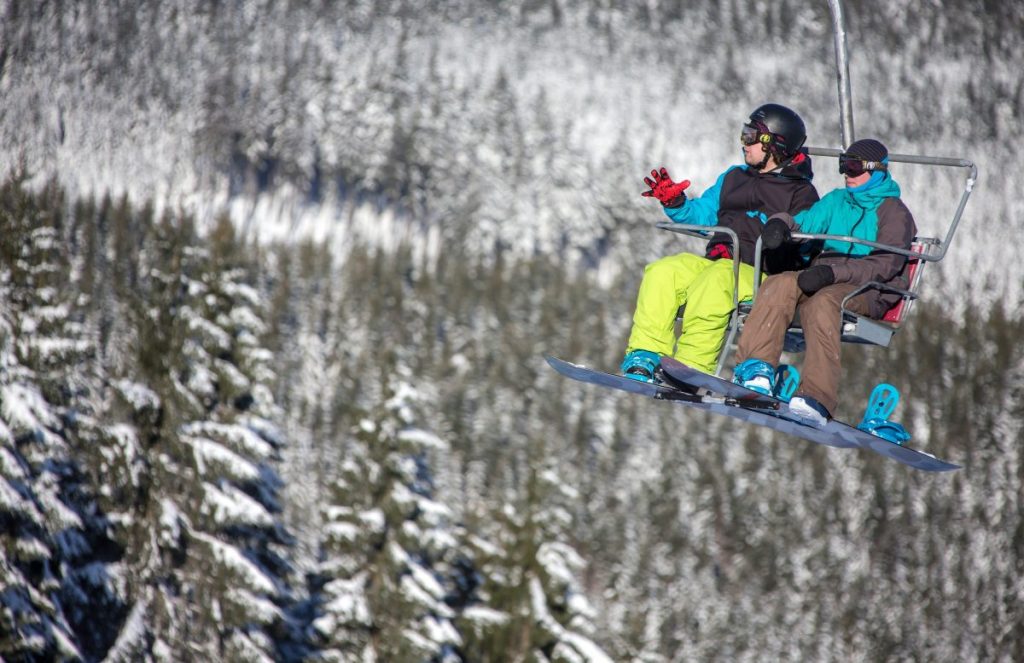 Die Wintersaison soll nach Angaben der Wintersport- und Hotelanbieter im Thüringer Wald trotz steigender Energiepreise ohne Einschränkungen verlaufen.