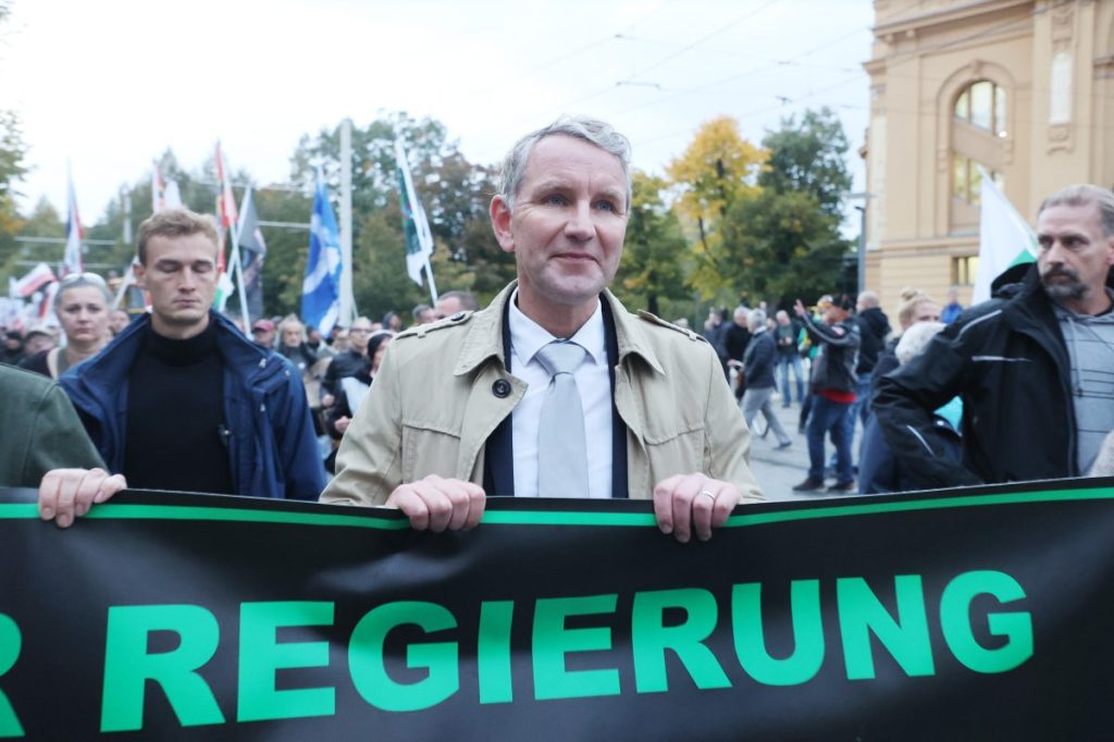 Auch Afd-Rechtsaußen Björn Höcke marschierte mit.