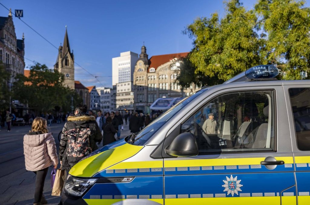 Die Polizei im Einsatz beim Bürgerfest zum Tag der Deutschen Einheit.