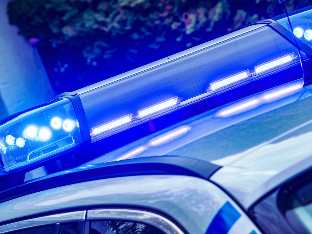 Schwerer Unfall mit einem Polizeiauto und einem VW! (Symbolbild)