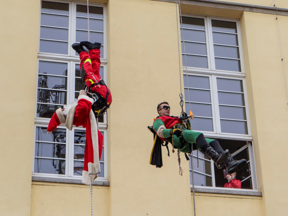 Besondere Abseil-Aktion am Klinikum in Erfurt!