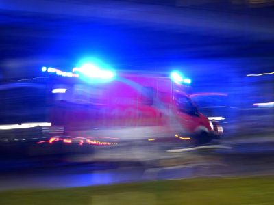 Ein Autofahrer ist in Gera in einen Rettungswagen gekracht! Dann kam Erschreckendes ans Licht. (Symbolbild)