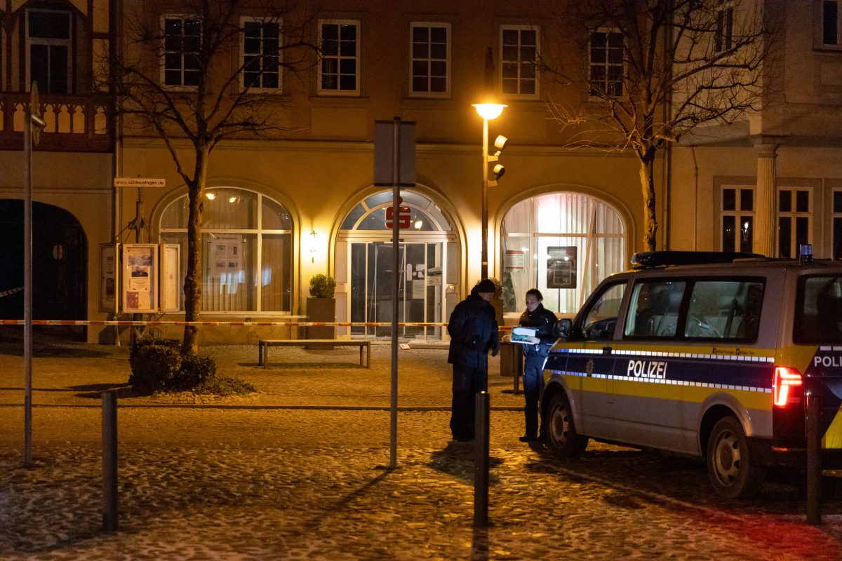 Thüringen: Unbekannte sprengen Geldautomat in Schleusingen