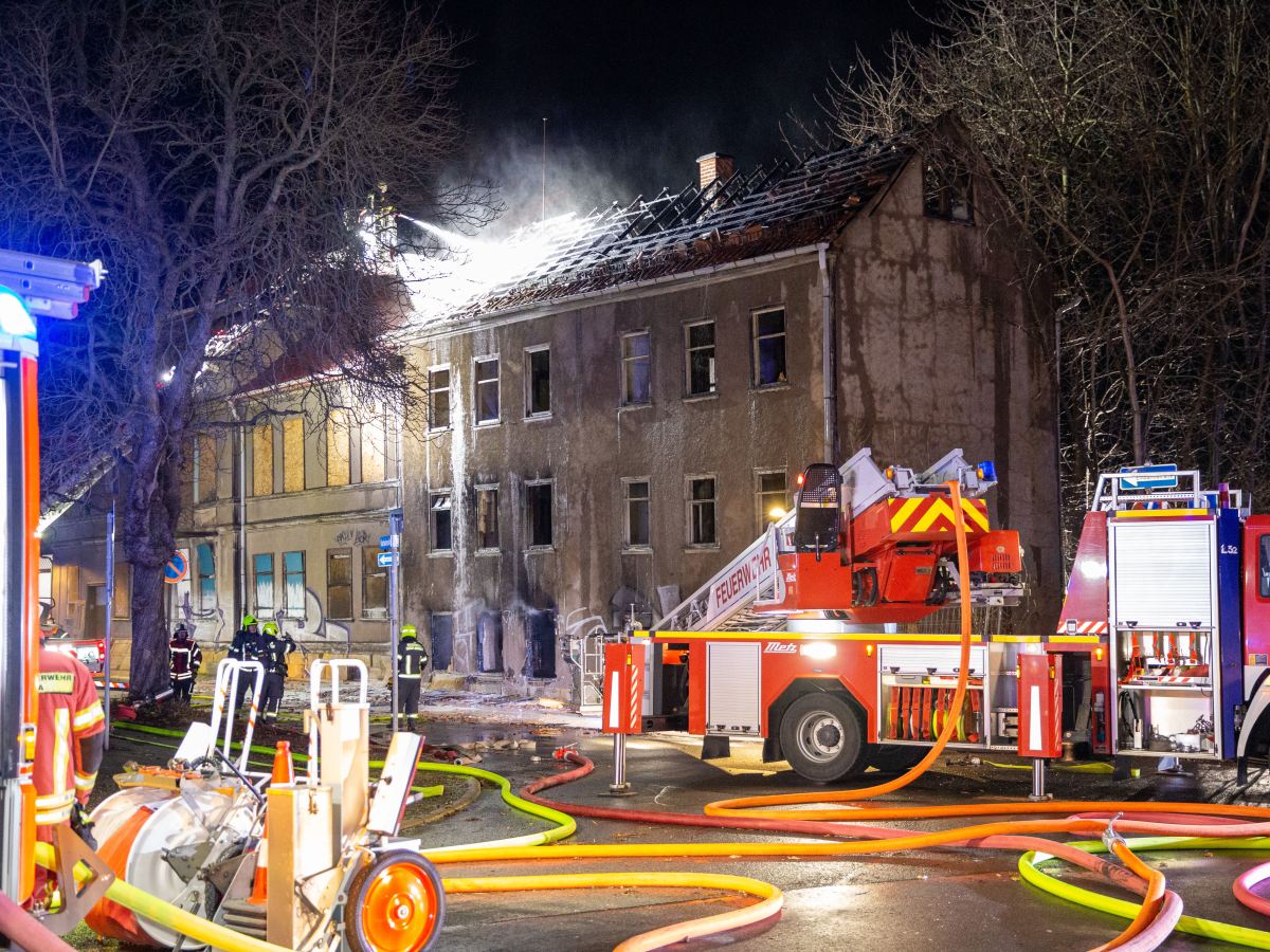 Die Feuerwehr kommt einfach nicht zur Ruhe! In Gotha hat es schon wieder gebrannt.