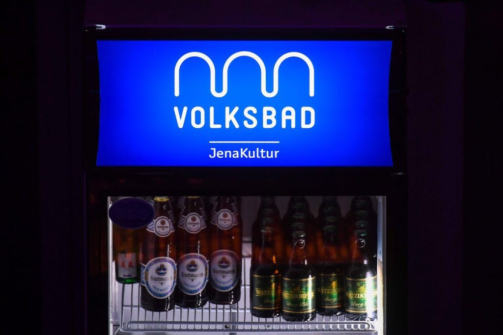 Im Volksbad Jena hat es seltsame Vorfälle gegeben. Die Polizei ermittelt.