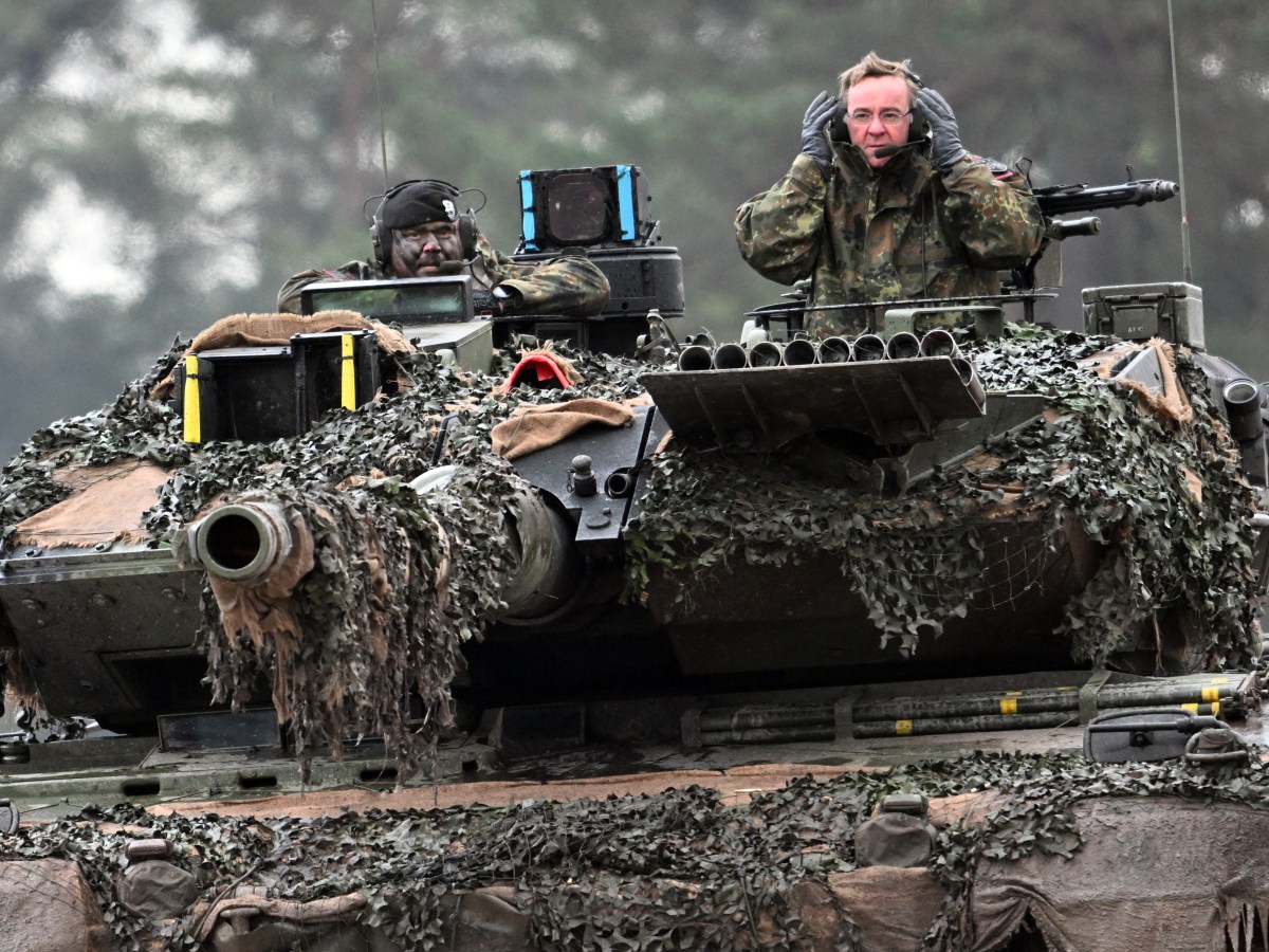 Deutschland schickt zur Unterstützung der Ukraine weitere Leopard Panzer.