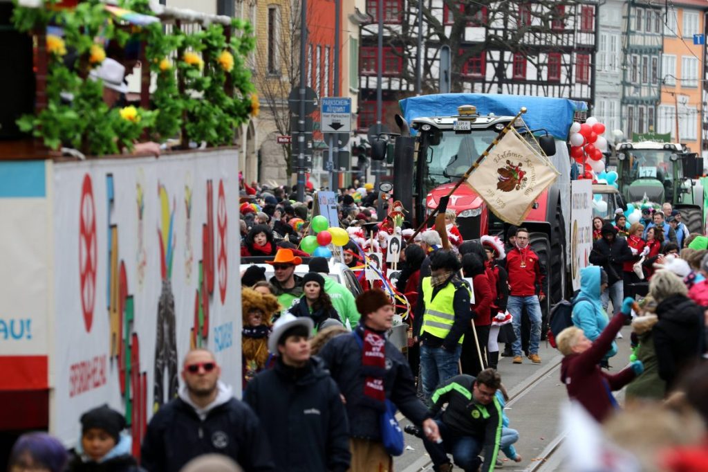 Auf einen Karnevalsumzug müssen die Erfurter auch in diesem Jahr verzichten. (Archivbild)