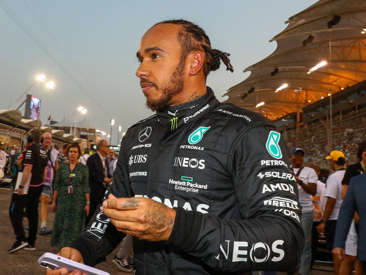 Formel 1: Lewis Hamilton meckert drauf los.