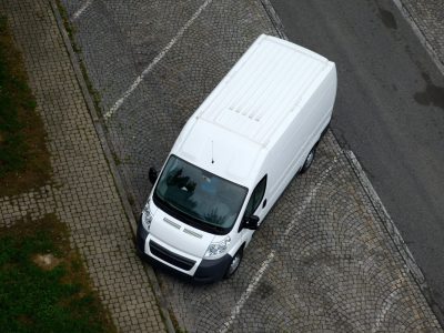 In Thüringen hat ein Junge eine unheimliche Begegnung gehabt. Im Zentrum dabei: Ein weißer Transporter.