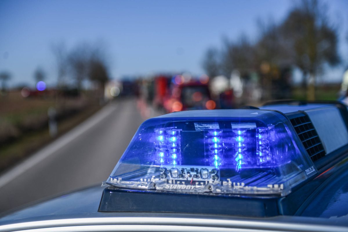 In Thüringen ist ein junger Autofahrer bei einem Unfall ums Leben gekommen. Offenbar war er zu schnell unterwegs.