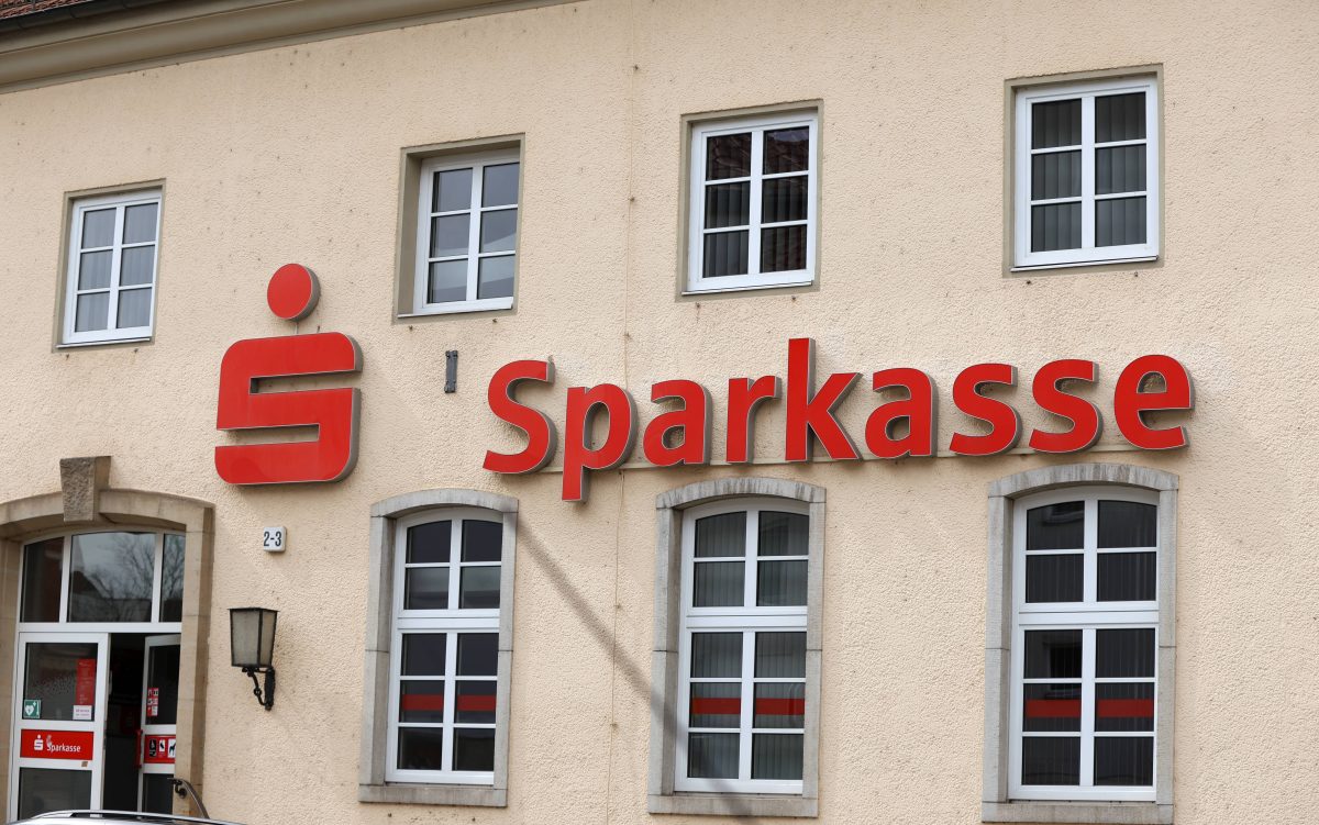 Sparkasse-warnt-Kunden-verlieren-gro-e-Geldsummen-weil-sie-sich-DAVON-t-uschen-lassen