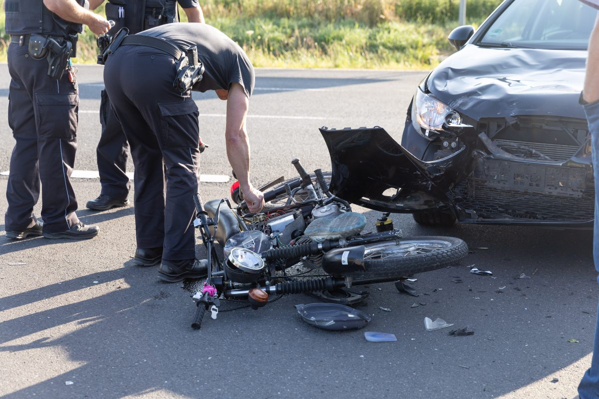 Am Freitagmorgen ist ein Moped-Fahrer bei einem Unfall in Thüringen lebensgefährlich verletzt worden.