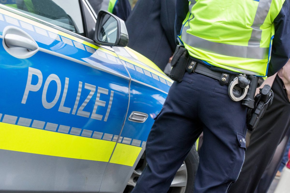 Die Polizei hat in Thüringen ein Liebesspiel beendet. Und einen Mann mitgenommen.