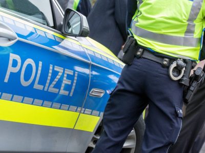 Die Polizei hat in Thüringen ein Liebesspiel beendet. Und einen Mann mitgenommen.