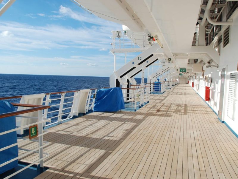 Kreuzfahrt-Schiff legt ohne Passagierin ab – Video zeigt dramatische Szenen: „Bitte helft uns“
