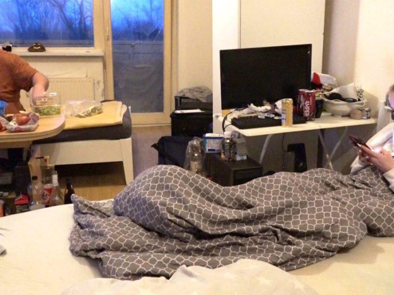 Bürgergeld-Empfängerin hat bizarre Wohnungs-Pläne – „Wellnessdusche und LED-Licht“