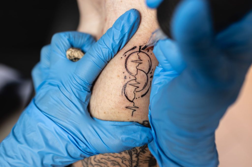 Erfurter Tattoo-Studio startet Gratis-Aktion für Organspender-Tattoos.