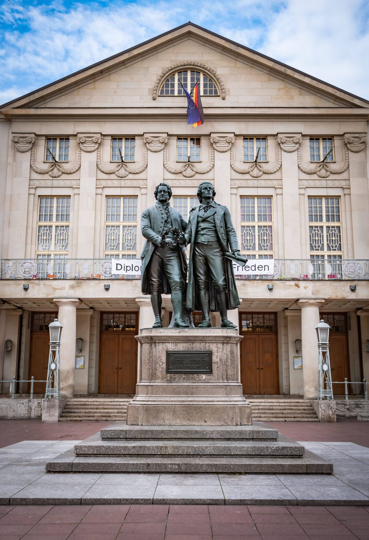 Weimar erhält eine ungnädige Auszeichnung. Die Stadt muss herbe Kritik einstecken. Viele sind empört und wütend. (Symbolbild)