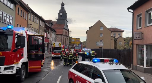 Bei einem Feuerwehreinsatz in Thüringen kam es zu einer Rettung in letzter Sekunde. Vier Kätzchen konnten vorm Ersticken gerettet werden.