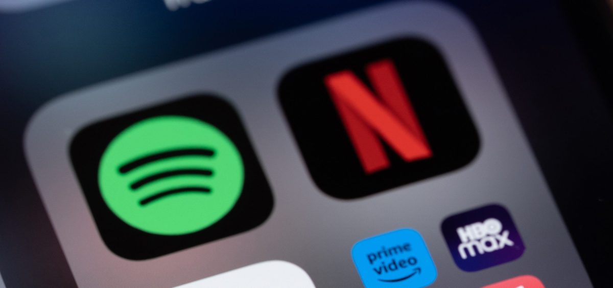 Netflix und Spotify haben die Preise unwirksam erhöht, entschied jetzt ein Gericht.