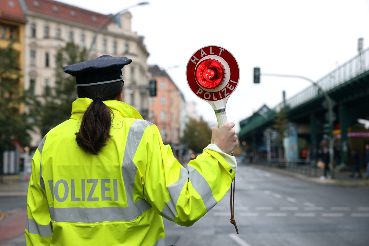 Bei einer Polizeikontrolle tischte ein Auto-Fahrer den Weimarer Polizisten eine irrwitzige Ausrede auf. Doch das war längst noch nicht alles.