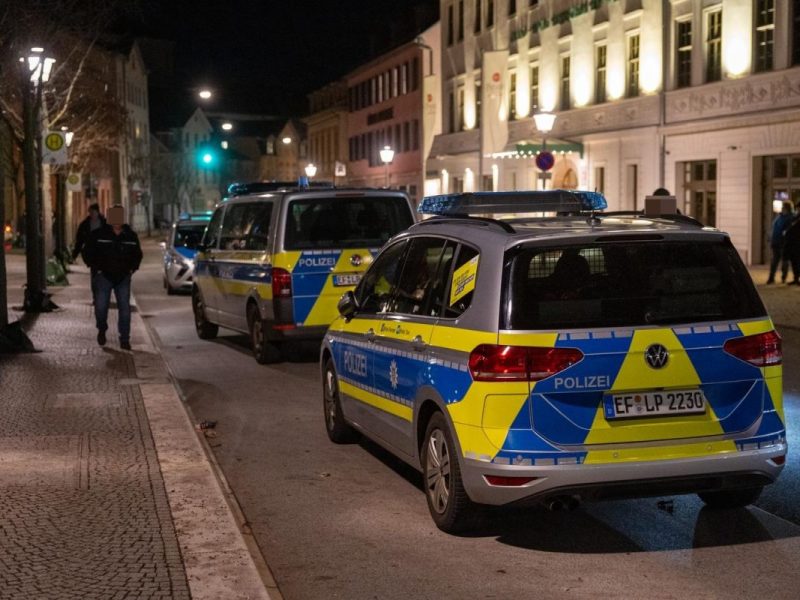 Weimar: „Rache-Aktion“ auf dem Goetheplatz? Polizisten im Böller-Einsatz