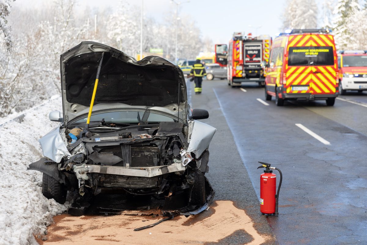 Bei Suhl kam es am Donnerstag zu einem schweren Verkehrsunfall. Thueringen
