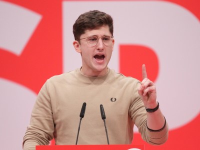 Juso-Chef Philipp Türmer teilt auf dem SPD-Parteitag gegen Scholz aus.