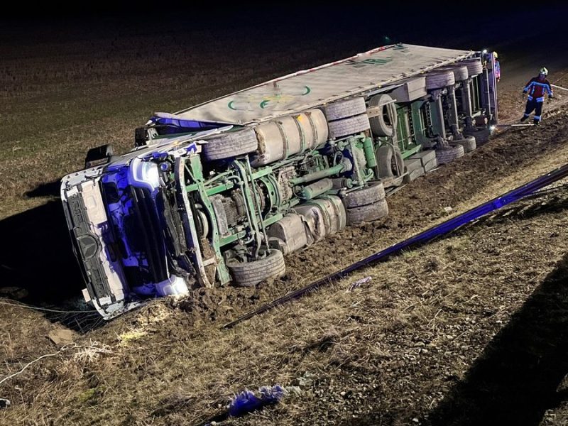 A73 in Thüringen: Heftiger Lkw-Crash! Fahrer schwer verletzt – Autobahn gesperrt