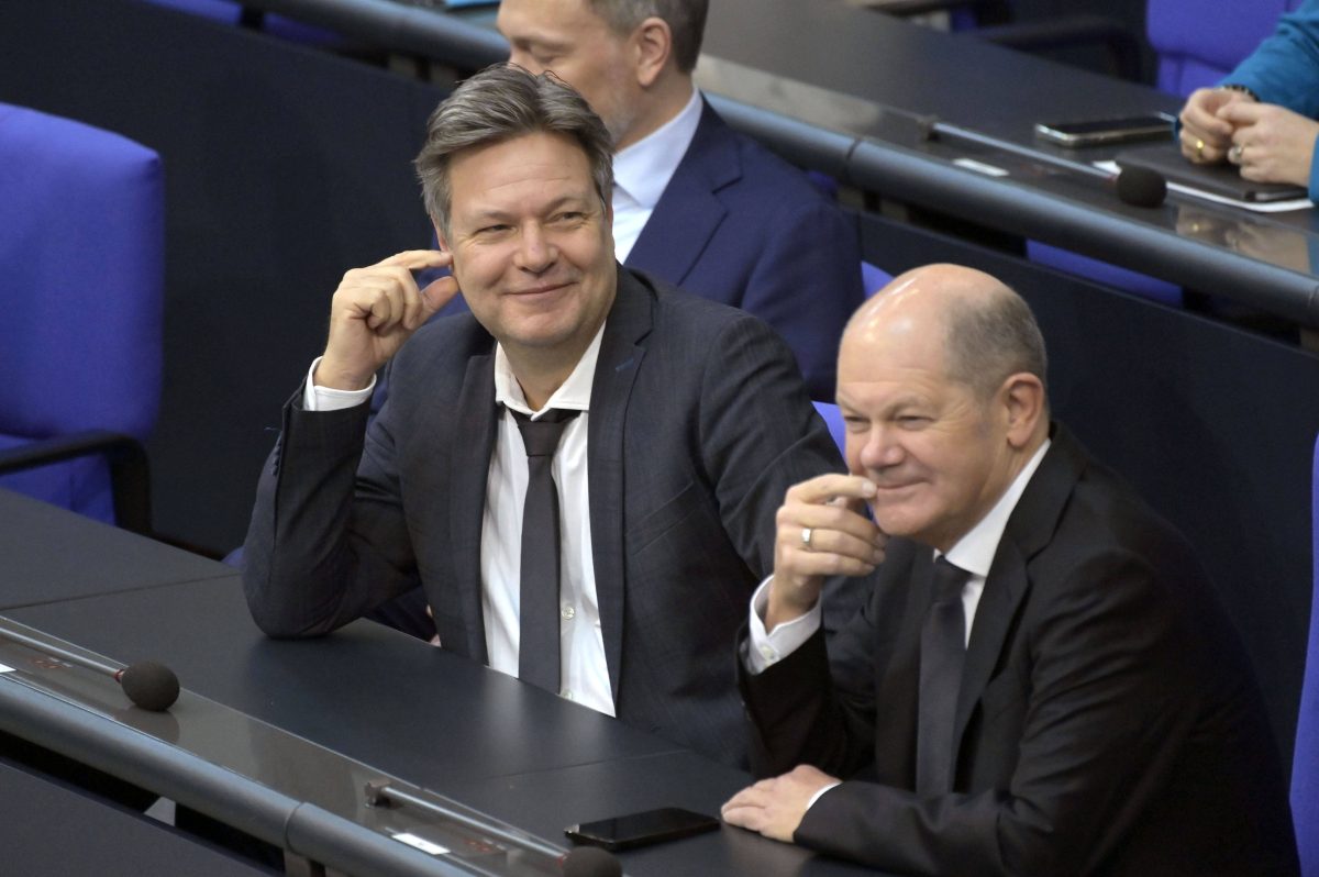 Robert Habeck und Olaf Scholz in der 149. Sitzung des Deutschen Bundestage