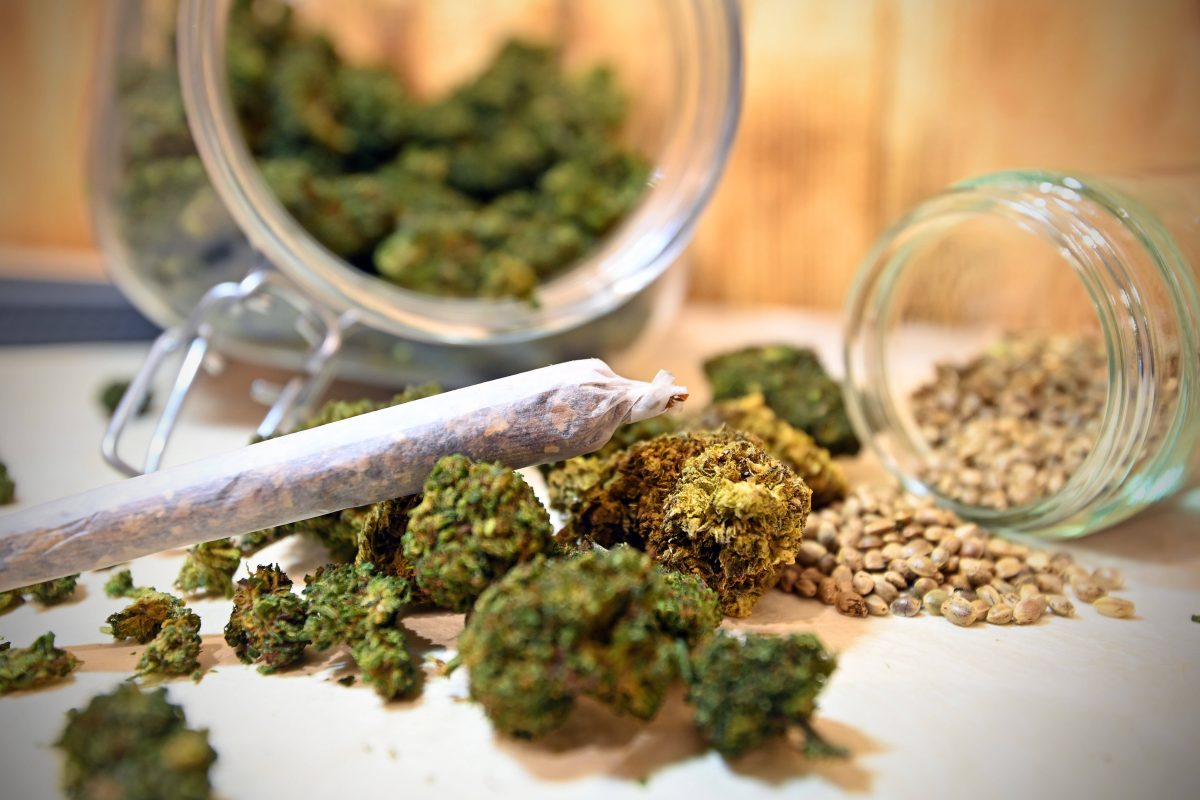 Trotz der Legalisierung von Cannabis-Anbau bleibt eine Sache in Thüringen verboten. (Symbolbild)