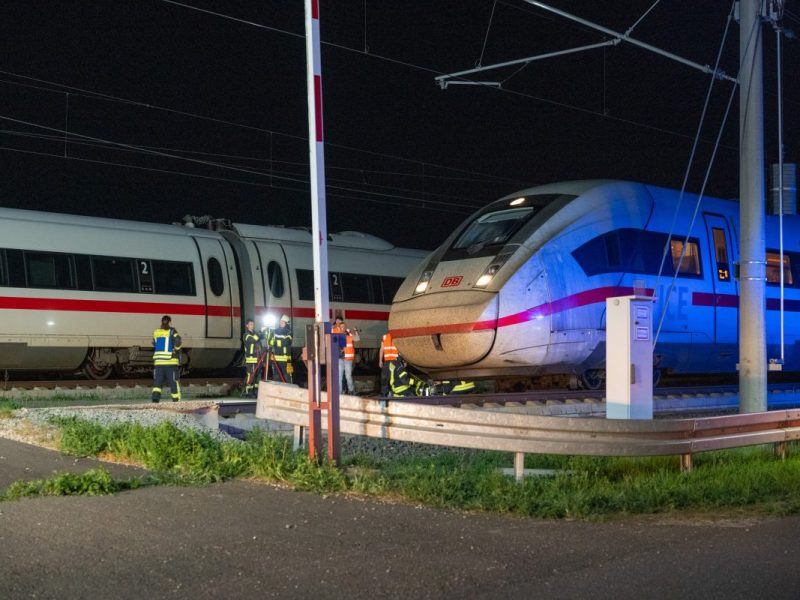 Thüringen: Pannen-ICE strandet – für einige Fahrgäste endet es richtig übel