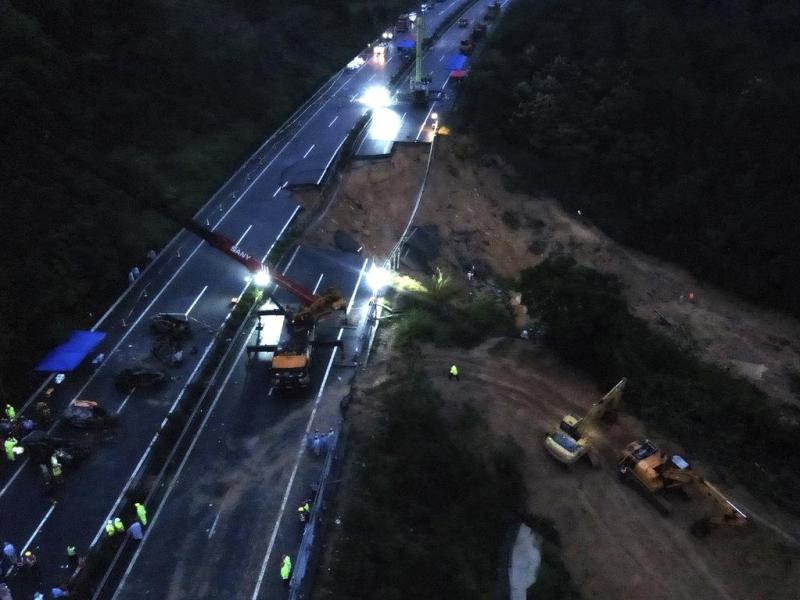 China: Autobahn eingestürzt ++ 36 Menschen sterben