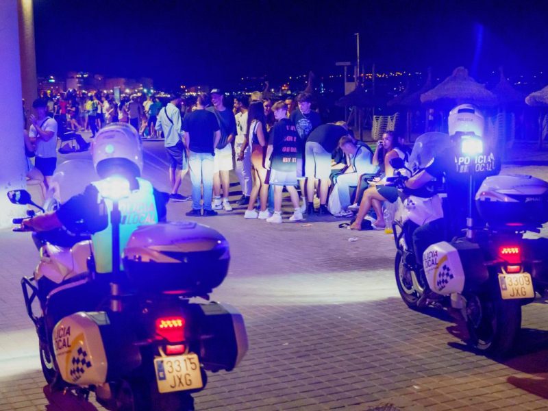 Urlaub auf Mallorca: Deutscher Tourist tot an der Playa gefunden ++ Schlimmer Verdacht