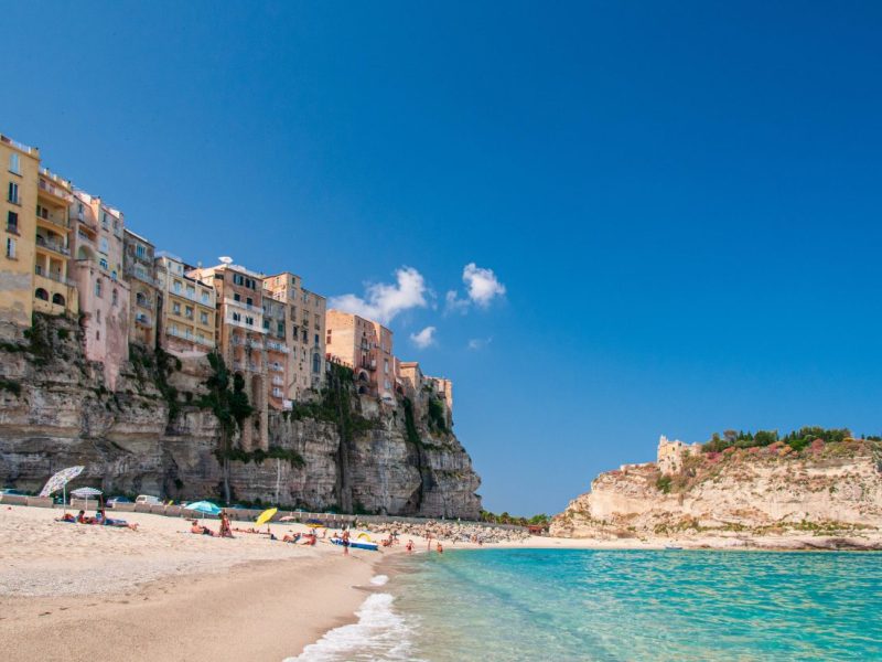 Urlaub in Italien: Beliebter Badeort mit mieser Bußgeld-Offensive – bis zu 500 Euro Strafe