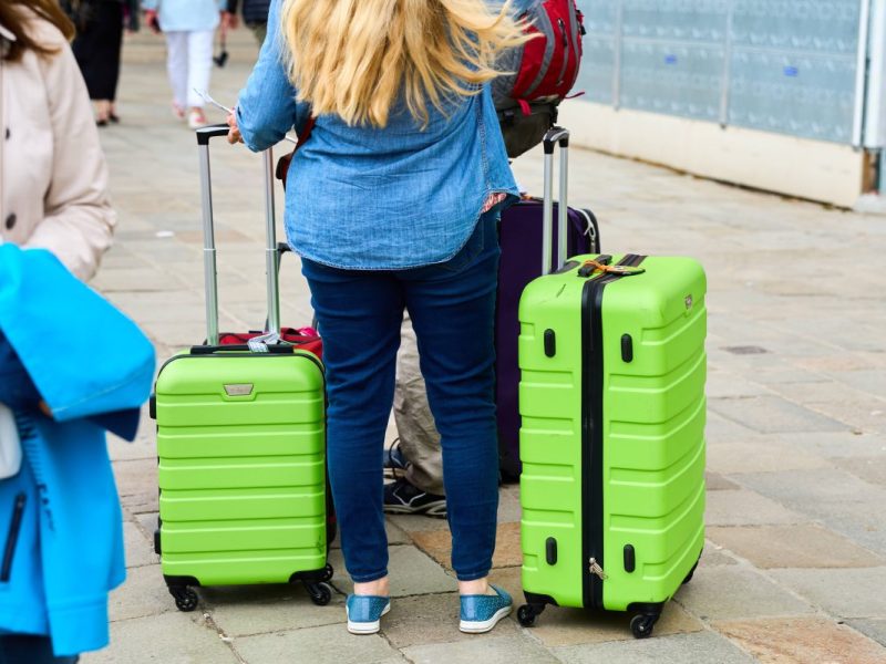 Urlaub in Spanien, Griechenland und Co: Absolute Pflicht – diese Dinge müssen Reisende unbedingt dabei haben
