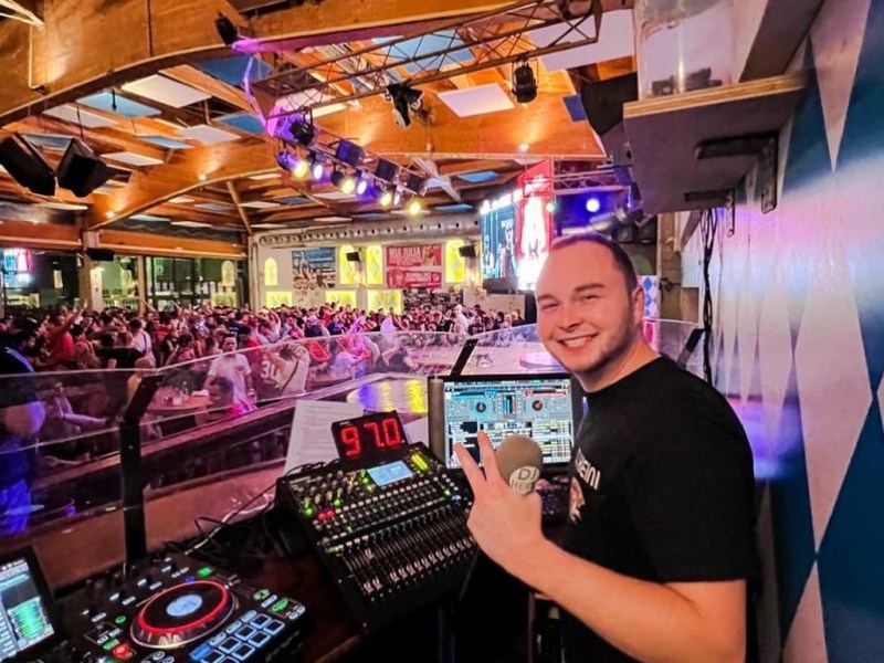 Ex-Kreuzfahrt-DJ legt am Ballermann auf – und macht gemeinsame Sache mit DSDS-Kandidat