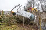 Ein heftiger Unfall hat die Einsatzkräfte in Thüringen in Atem gehalten.