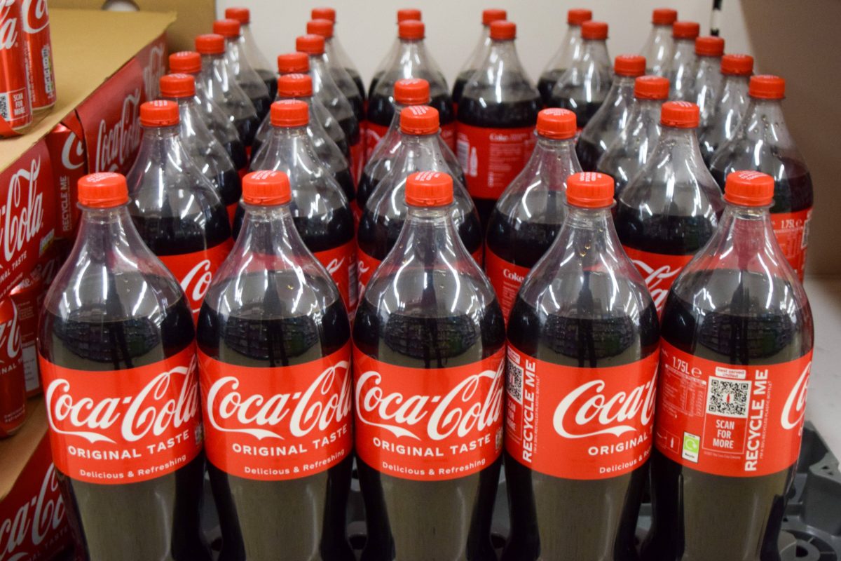 Kunden von Aldi, Lidl und Co. können sich auf eine Neuerung von Coca-Cola gefasst machen.