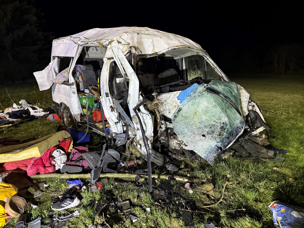 Bei dem Unfall in Weimar kam ein Mensch ums Leben. Acht weitere wurden teils schwer verletzt.