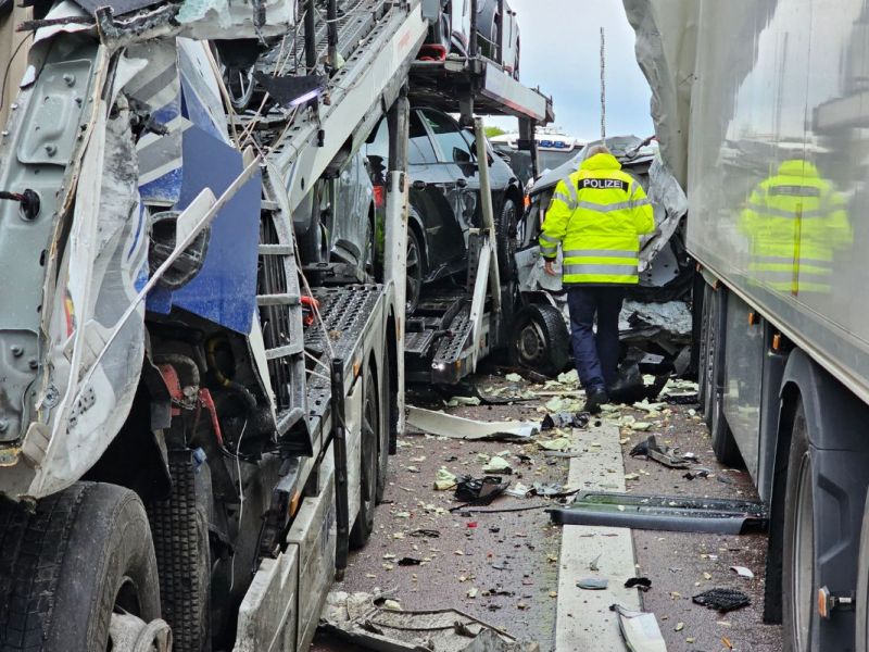 Thüringen: Ein Toter und mehrere Verletzte! A4 nach Mega-Crash gesperrt