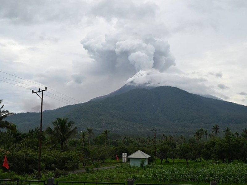 Nach Vulkanausbruch nahe Bali: Auswärtiges Amt rät von Flügen zum Urlaubsparadies ab