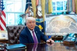 Donald Trump Jr. will mit dem goldenem Handy punkten – doch das T1-Phone entpuppt sich als teures Technik-Märchen ohne Substanz.