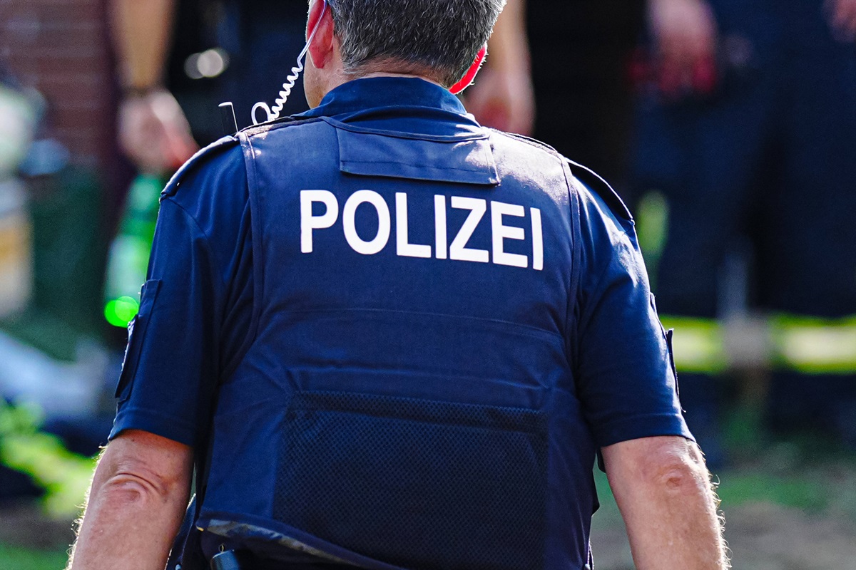 Vermisste-Th-ringerin-19-in-Kiste-eingesperrt-Beamte-h-ren-Hilfeschreie