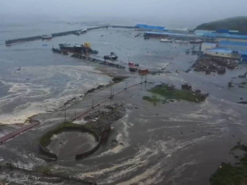 Tsunami-Alarm nach Erdbeben: Erste Entwarnungen ++ Japanerin (58) stirbt, als sie sich in Sicherheit bringen will