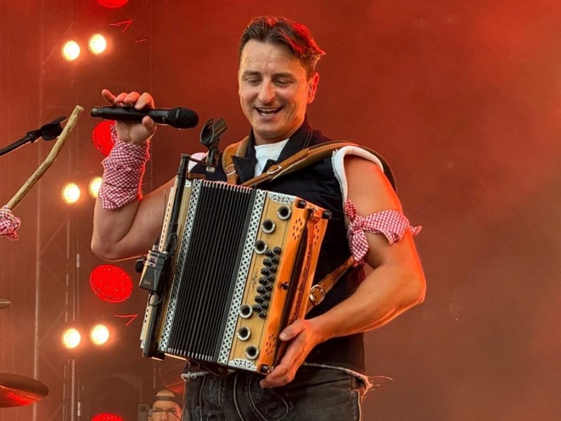 Andreas Gabalier rockt den Erfurter Domplatz — doch mit Clueso kann er nicht mithalten